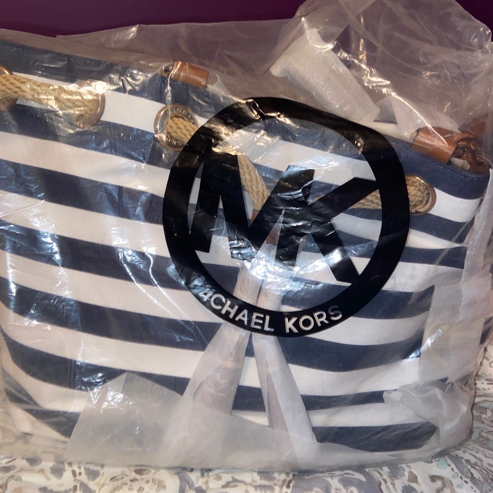 Brand new Micheal Kors Purse